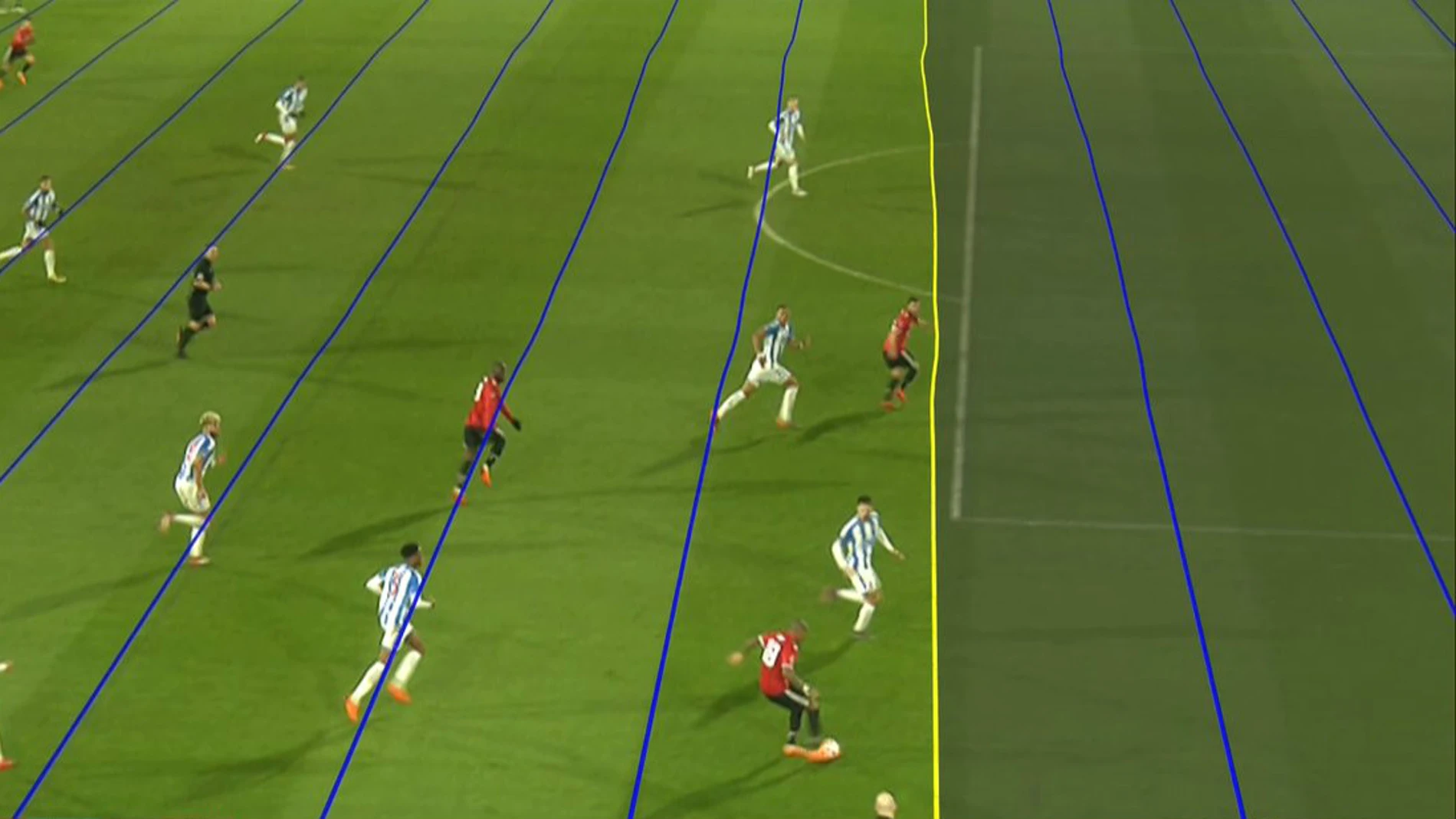Las polémicas 'líneas' torcidas del VAR en el gol de Mata Las polémicas 'líneas' torcidas del VAR en el gol de Mata