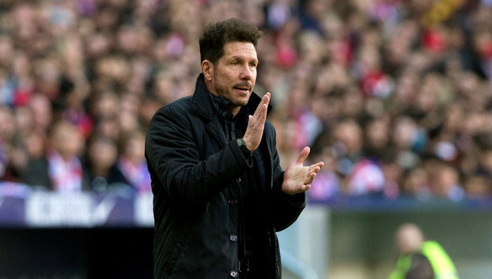 Simeone aplaude desde la banda