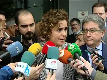 Montserrat asegura que habrá casilla para elegir el idioma en Cataluña y Educación señala que se trata de una "confusión" Montserrat asegura que habrá casilla para elegir el idioma en Cataluña y Educación señala que se trata de una "confusión"