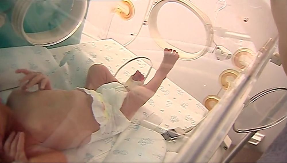 Dos doctoras del Hospital La Fe de Valencia han recuperado más de mil bebés que nacieron pesando menos de un kilo