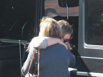 Hilary Duff muy afectada tras llevar a uno de sus perros a urgencias Hilary Duff muy afectada tras llevar a uno de sus perros a urgencias