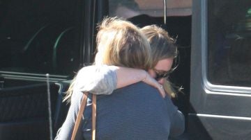 Hilary Duff muy afectada tras llevar a uno de sus perros a urgencias