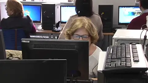 Los mayores llegan a las redes sociales... y los jóvenes salen huyendo Los mayores llegan a las redes sociales... y los jóvenes salen huyendo