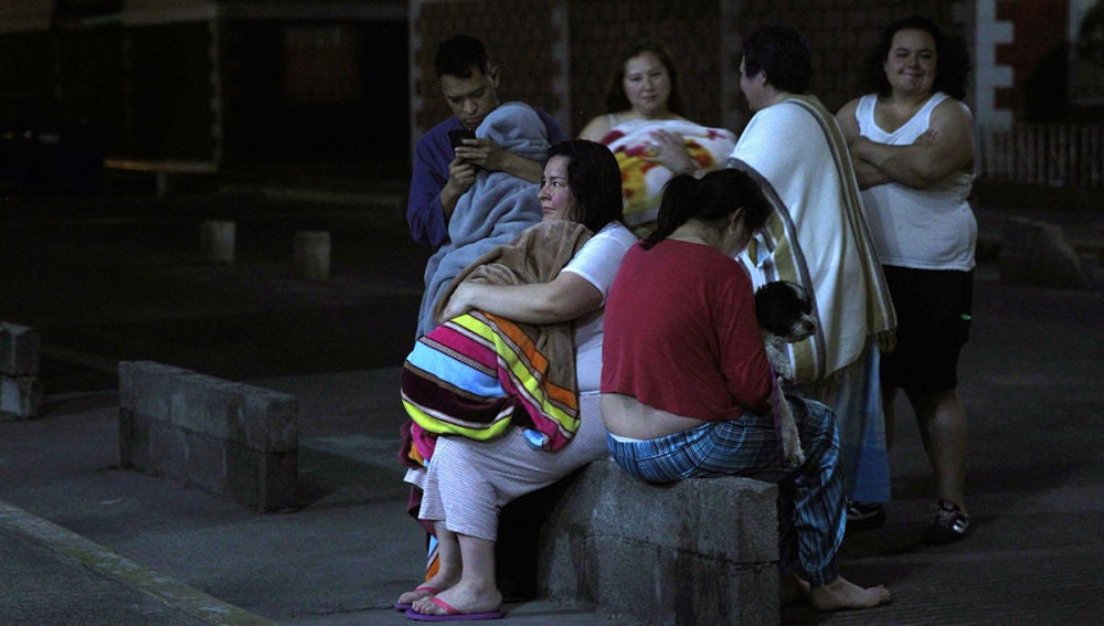 Un grupo de afectados por el terremoto de México