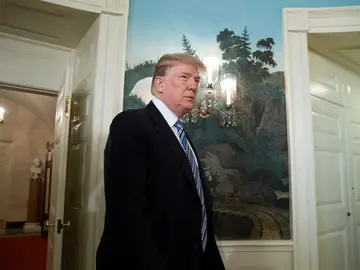 Detienen a un conductor de la caravana presidencial de Trump por portar un arma Detienen a un conductor de la caravana presidencial de Trump por portar un arma