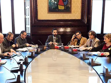 Roger Torrent y el resto de la Mesa del Parlament Roger Torrent y el resto de la Mesa del Parlament