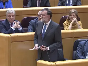 Rajoy pide a ERC dejar de pensar en Puigdemont y desbloquear la situación política en Cataluña Rajoy pide a ERC dejar de pensar en Puigdemont y desbloquear la situación política en Cataluña