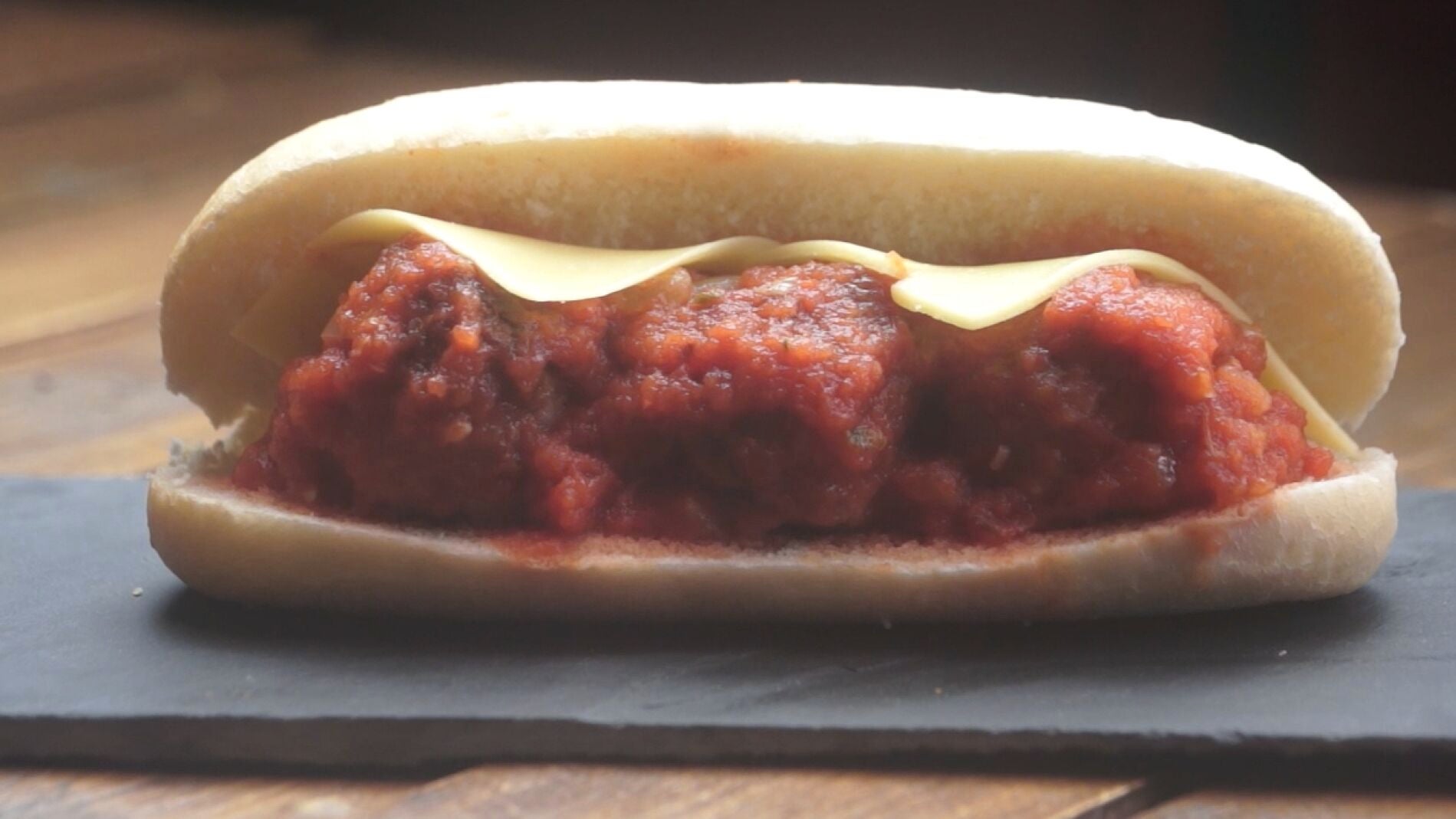 El suntuoso bocadillo de albóndigas de Yumland.