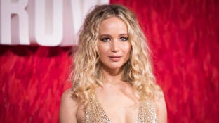 Jennifer Lawrence en la premiere en Londres de 'Gorri&oacute;n Rojo'