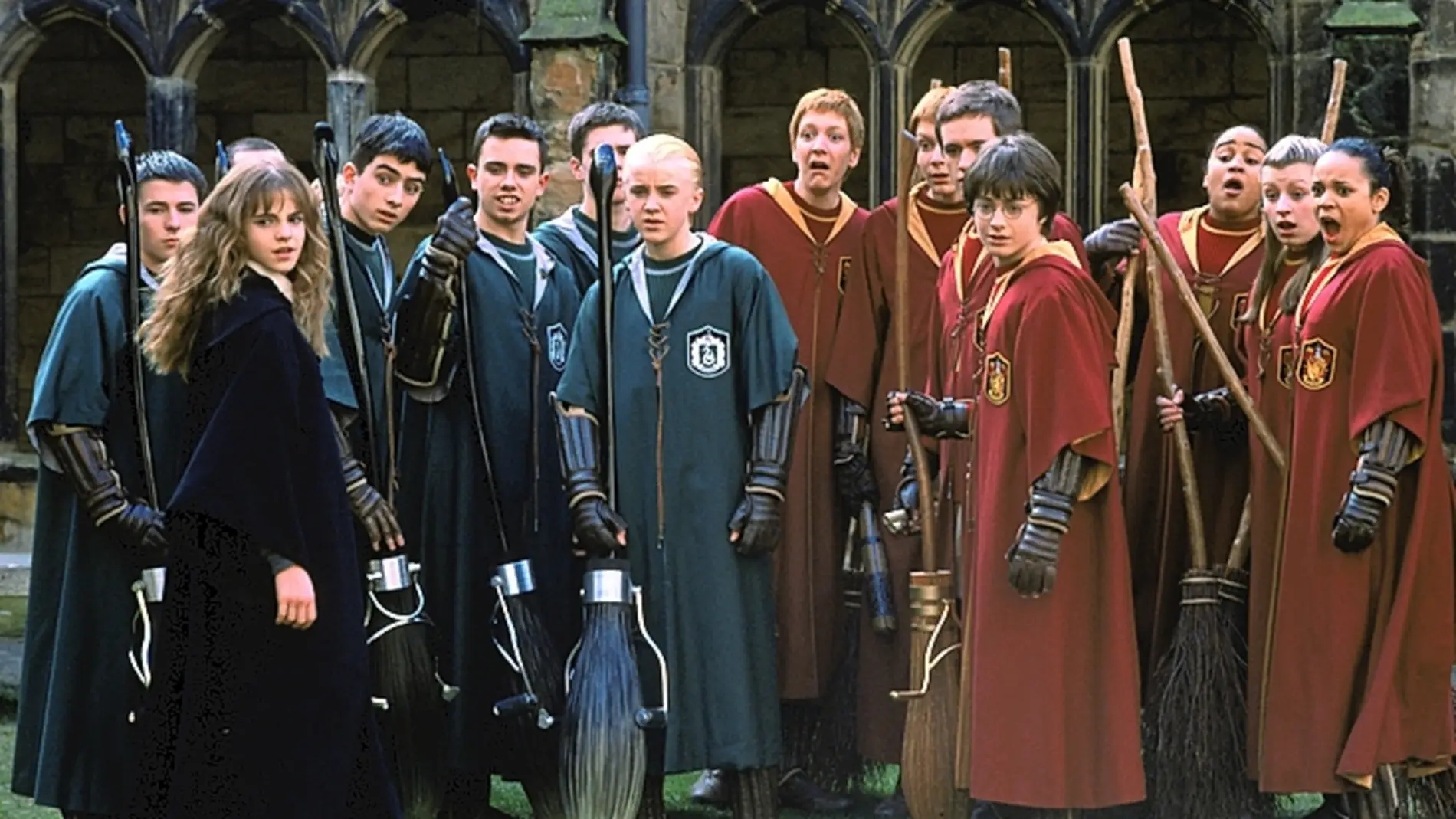 Los protagonistas de 'Harry Potter' aprendiendo Quidditch