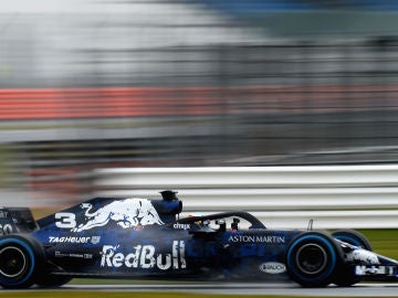 El RB14 de Ricciardo, rodando en Silverstone