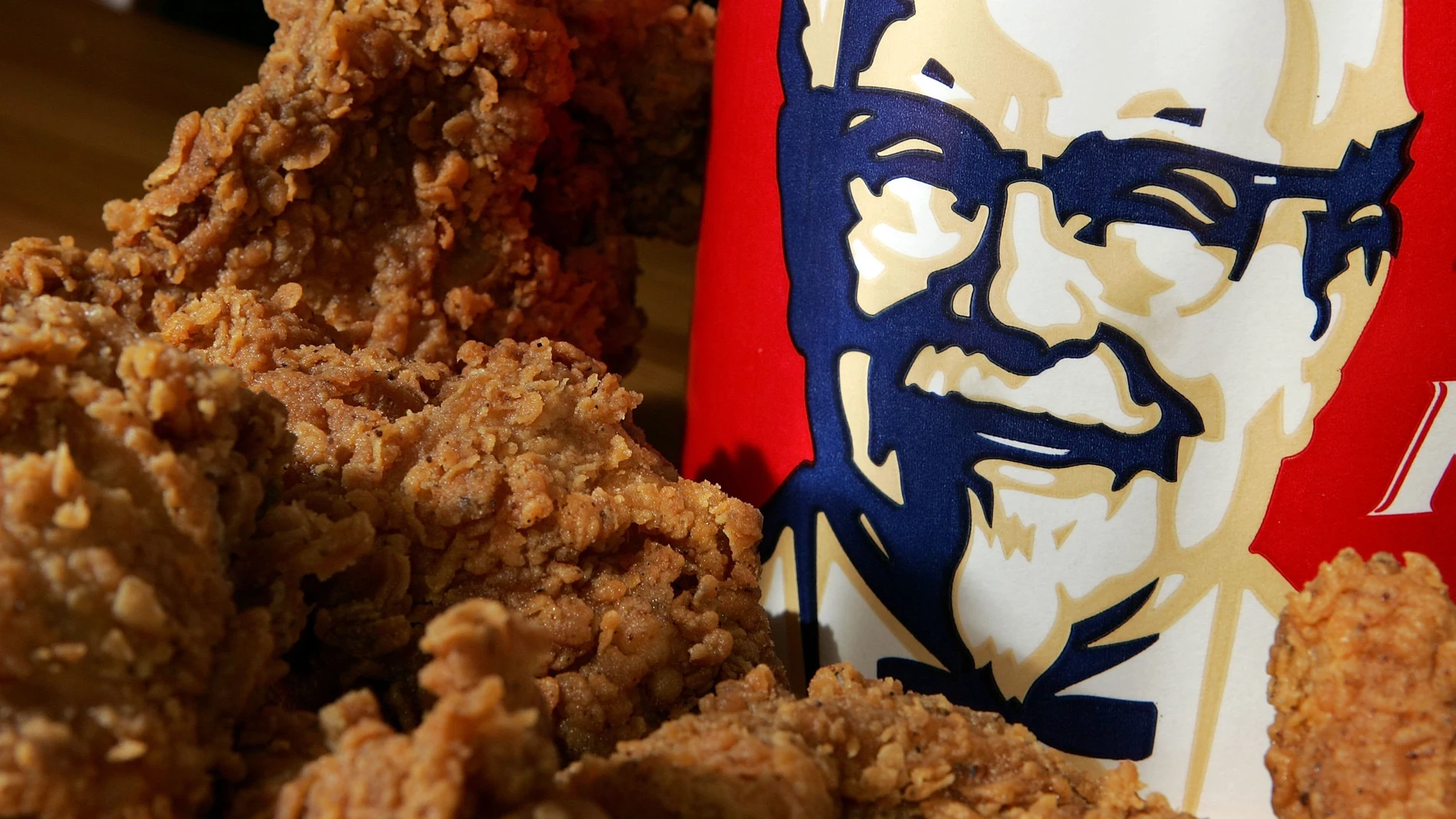 Un bol de pollo de KFC Un bol de pollo de KFC