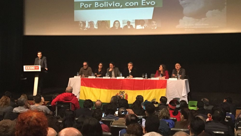 Zapatero, Iglesias y Garzón en un acto de apoyo a Evo Morales