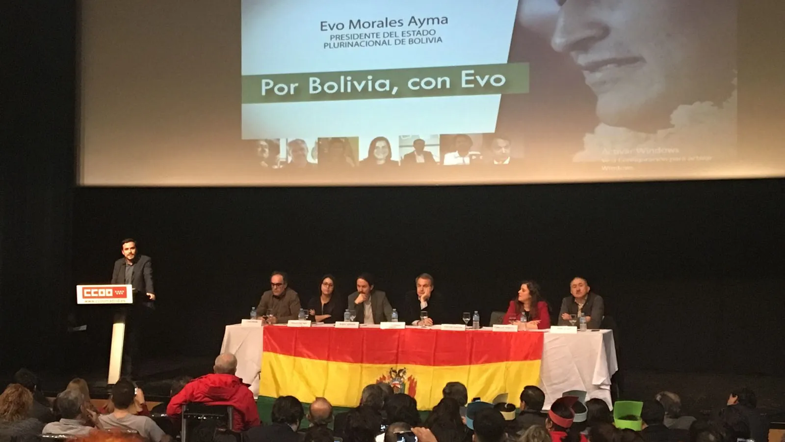 Zapatero, Iglesias y Garzón en un acto de apoyo a Evo Morales Zapatero, Iglesias y Garzón en un acto de apoyo a Evo Morales