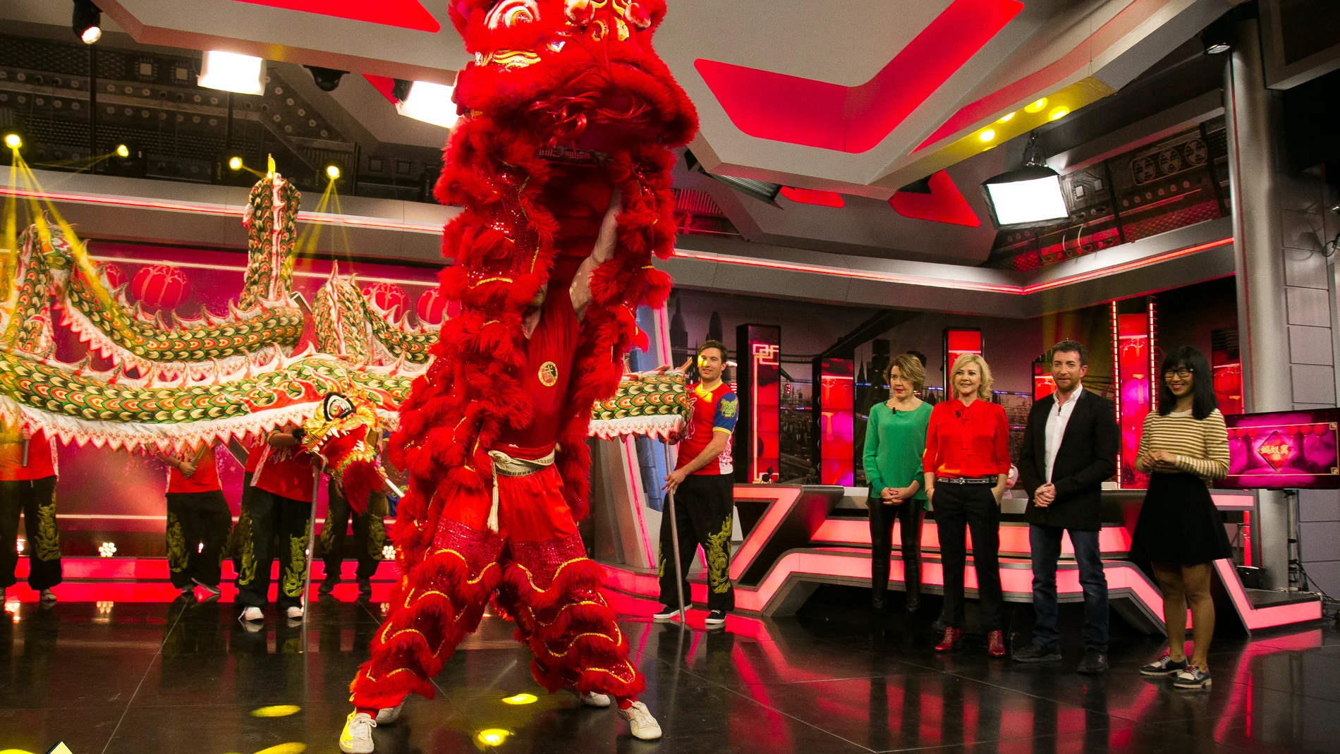 'El Hormiguero 3.0' celebra el Año Nuevo Chino con la danza del dragón y del león