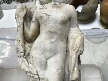 La estatua de afrodita hallada La estatua de afrodita hallada