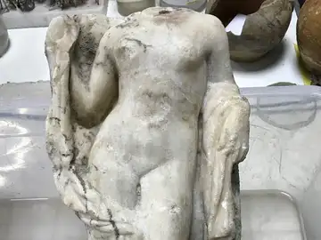 La estatua de afrodita hallada La estatua de afrodita hallada