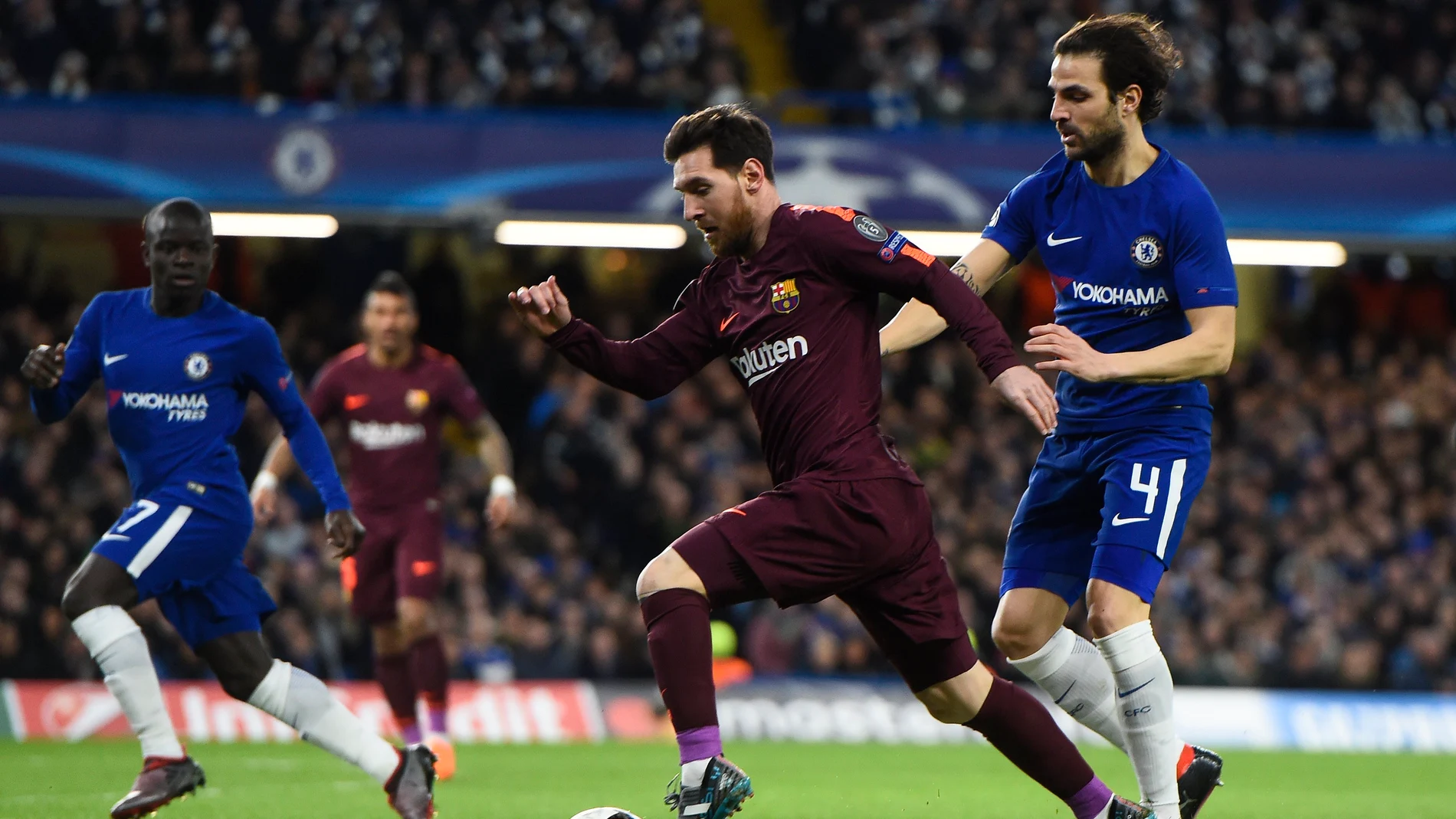 Messi, en acción ante el Chelsea en Stamford Bridge