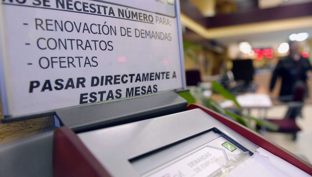 La CEOE pide poder hacer un contrato de formación a parados mayores de 45 años
