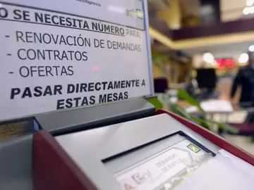 La CEOE pide poder hacer un contrato de formación a parados mayores de 45 años La CEOE pide poder hacer un contrato de formación a parados mayores de 45 años
