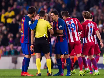 El colegiado extremeño Jesús Gil Manzano en un partido entre Barcelona y Atlético El colegiado extremeño Jesús Gil Manzano en un partido entre Barcelona y Atlético