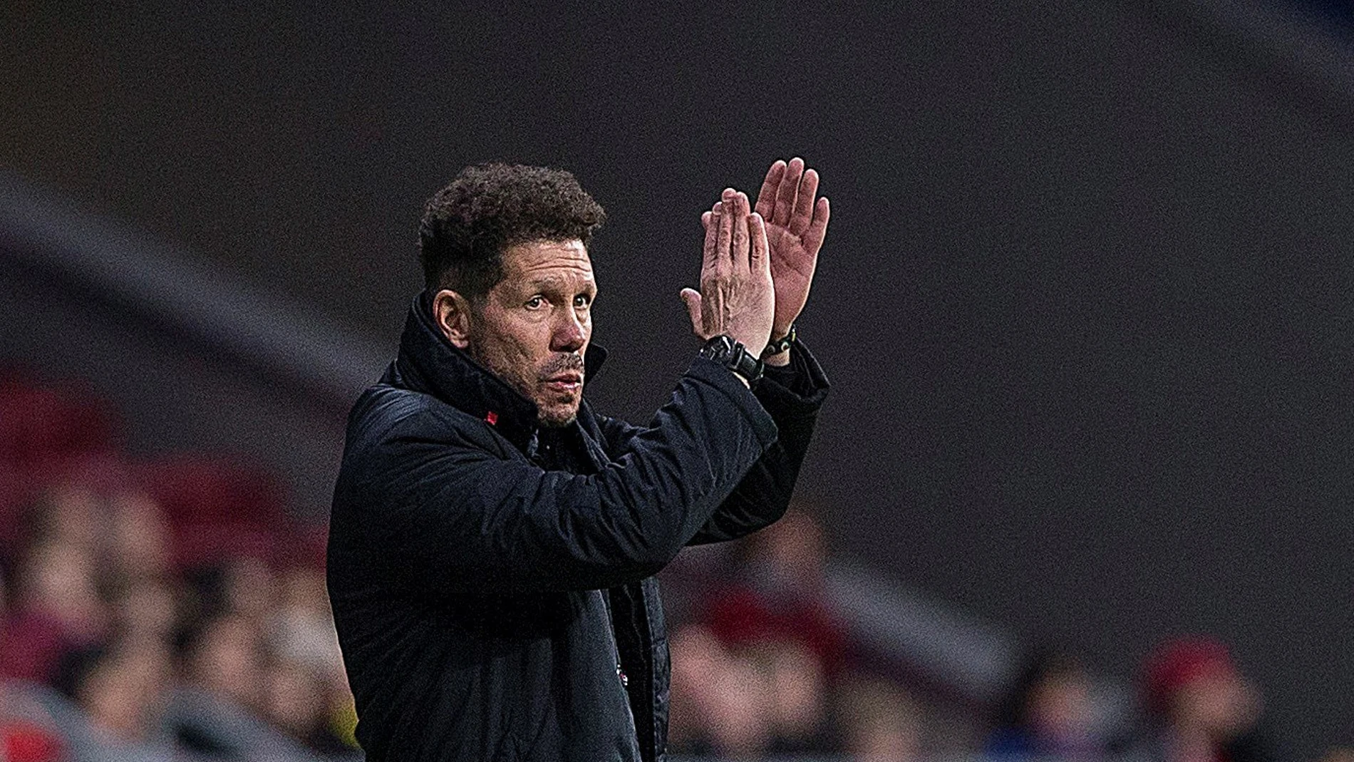 Simeone aplaude al público del Wanda Metropolitano Simeone aplaude al público del Wanda Metropolitano