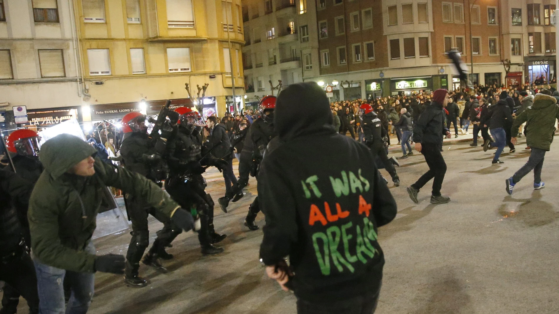 Disturbios en las afueras de San Mamés Disturbios en las afueras de San Mamés