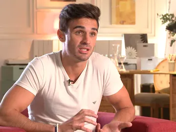 Álvaro Moreno: "No tendría que haberla besado el día de la boda" Álvaro Moreno: "No tendría que haberla besado el día de la boda"