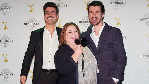 La actriz Itziar Castro, el presentador Luis Fabra y el creador de los Premios Yago, Santi Alverú, Itziar Castro junto al presentador Luis Fabra y a Santi Alverú, creador de los Premios Yago