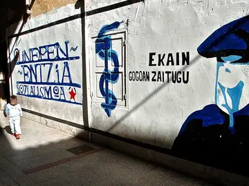Mural con el símbolo de ETA Mural con el símbolo de ETA