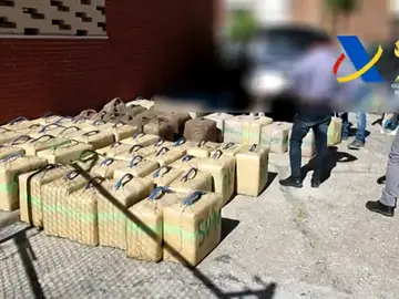 La Policía Nacional incauta 8 toneladas de hachís La Policía Nacional incauta 8 toneladas de hachís