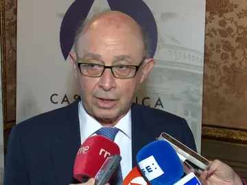Montoro garantiza la equiparación salarial de todos los policías en tres años Montoro garantiza la equiparación salarial de todos los policías en tres años