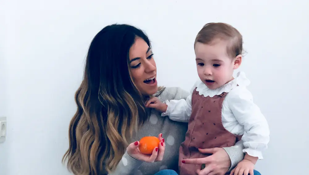 Empezamos a dar las cucharadas dedicadas a las personas que ella quiere Empezamos a dar las cucharadas dedicadas a las personas que ella quiere