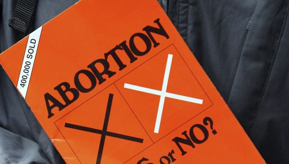 Imagen de un libro sobre el aborto
