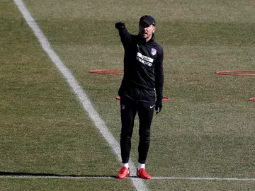 Simeone dirige un entrenamiento Simeone dirige un entrenamiento
