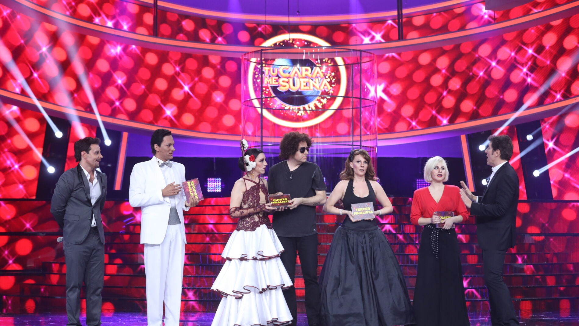 Fran Dieli, Diana Navarro, Luc&iacute;a Gil, Ra&uacute;l P&eacute;rez y Pepa Aniorte, junto a Miquel Fern&aacute;ndez, son los finalistas de la sexta edici&oacute;n de &lsquo;Tu cara me suena&rsquo;