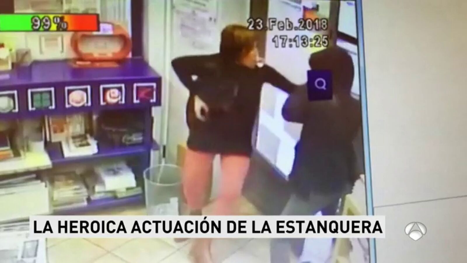 Una valiente vendedora vasca evita un robo abalanzándose sobre el atracador y quitándole el arma