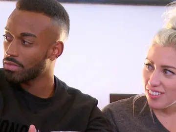 Las parejas se enfrentan a la temida pregunta: "¿Te apetecería tener sexo con tu pareja?" Las parejas se enfrentan a la temida pregunta: "¿Te apetecería tener sexo con tu pareja?"