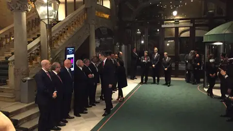 El Rey llega a la recepción del Mobile World Congress El Rey llega a la recepción del Mobile World Congress