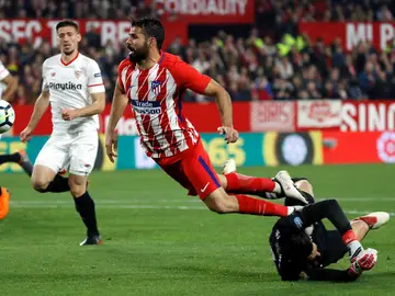 Penalti de Sergio Rico a Diego Costa Penalti de Sergio Rico a Diego Costa