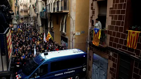 Los Mossos bloquean el paso a los manifestantes republicanos Los Mossos bloquean el paso a los manifestantes republicanos