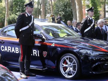 alfa-romero-giulia-carabinieri-2016-12.jpg