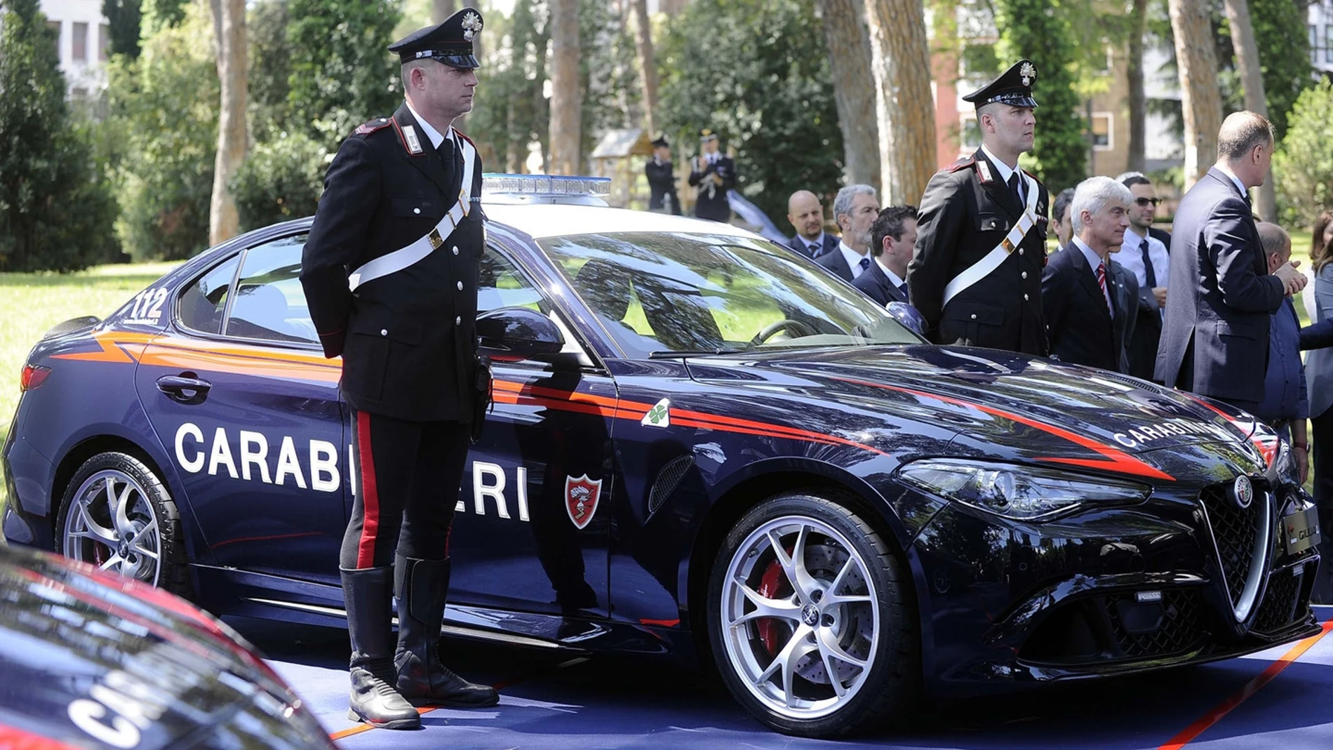alfa-romero-giulia-carabinieri-2016-12.jpg alfa-romero-giulia-carabinieri-2016-12.jpg