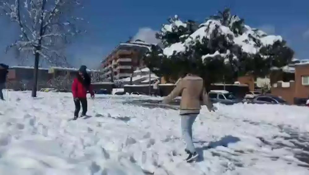 Casi 5.000 alumnos se quedan sin clase por la nieve en Cataluña