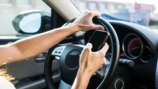 telefono-movil-volante-sancion-2016-01.jpg
