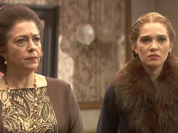 Los jornaleros irrumpen en La Casona en busca de respuestas Los jornaleros irrumpen en La Casona en busca de respuestas