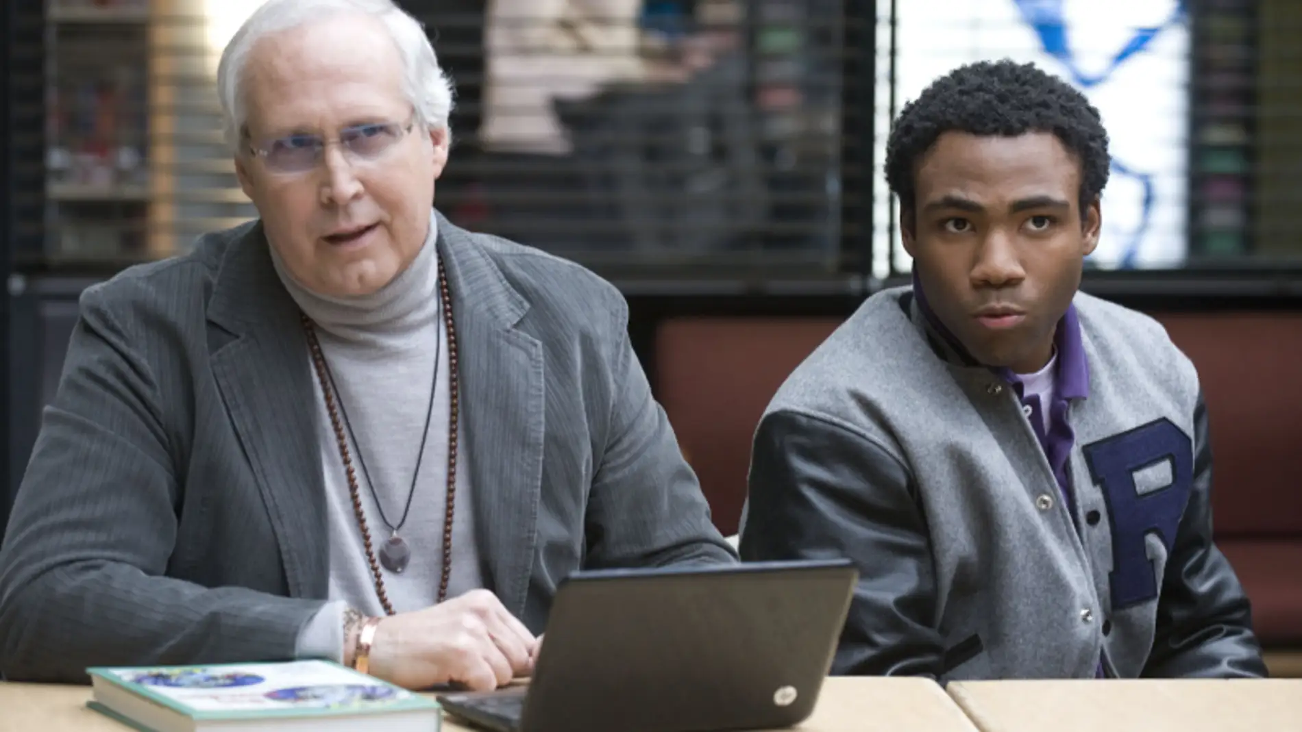 Chevy Chase y Donald Glover en 'Community'