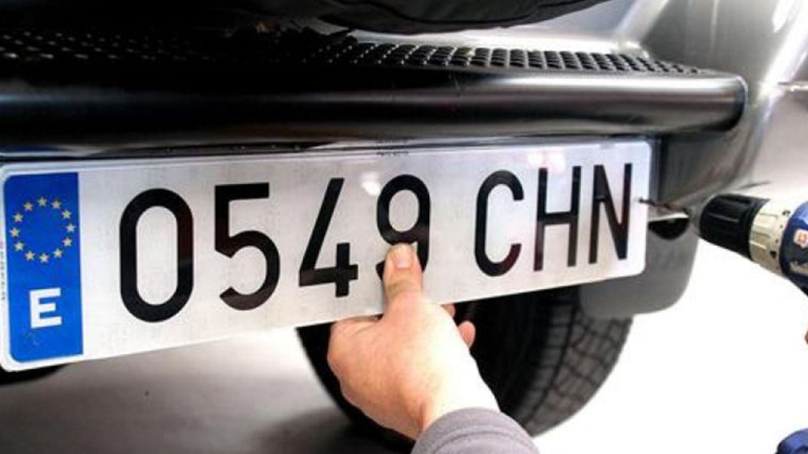 ¿Se puede personalizar la matrícula del coche en España?