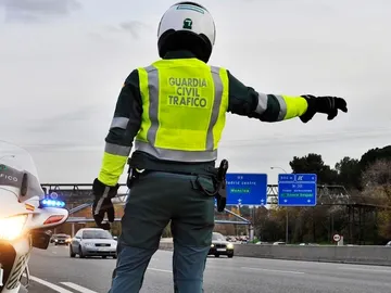guardia-civil-control-trafico-2017-01-e1491462820802.jpg guardia-civil-control-trafico-2017-01-e1491462820802.jpg