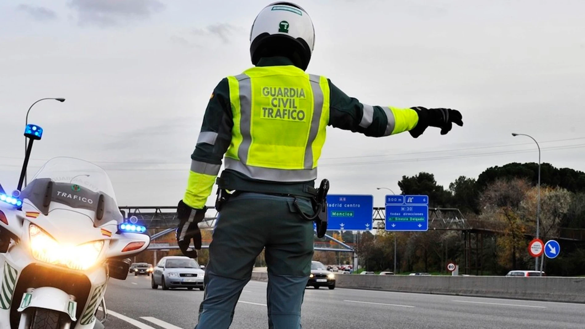 guardia-civil-control-trafico-2017-01-e1491462820802.jpg guardia-civil-control-trafico-2017-01-e1491462820802.jpg